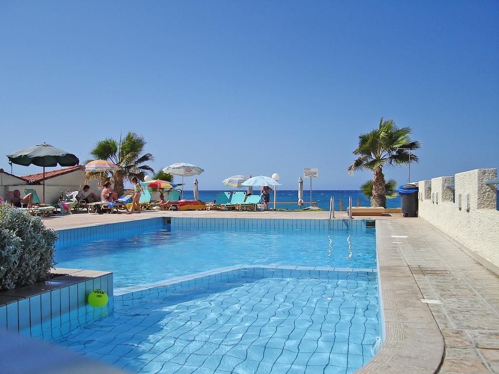 Seafront Beach Hotel Apartments Rethymno Esterno foto